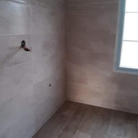 Réalisation d'une salle de bain, avec un bac a douche a l'italienne et WC suspendu