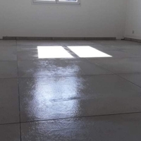 Pose d'un carrelage 90x90 sur un ancien carrelage - Après