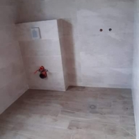Réalisation d'une salle de bain, avec un bac a douche a l'italienne et WC suspendu